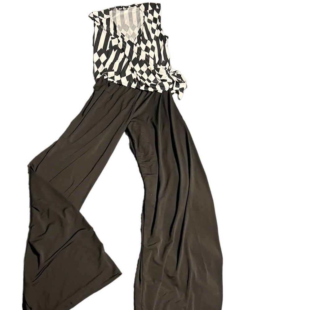 Black & White jumpsuit by Bella Flore